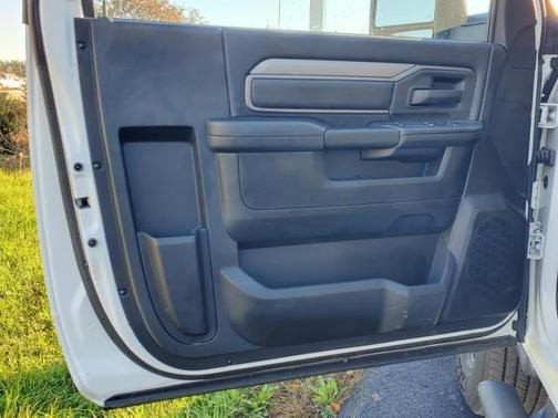 2025 RAM 2500 Tradesman Regular Cab 4x4 8' Box