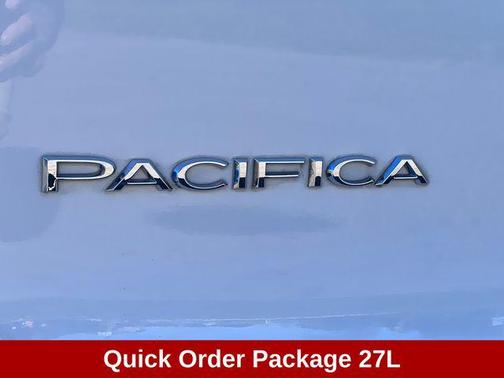 Bright White Clearcoat 2024 Chrysler Pacifica Touring L