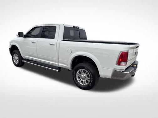 2018 RAM 2500 Laramie Crew Cab 4x4 6'4' Box