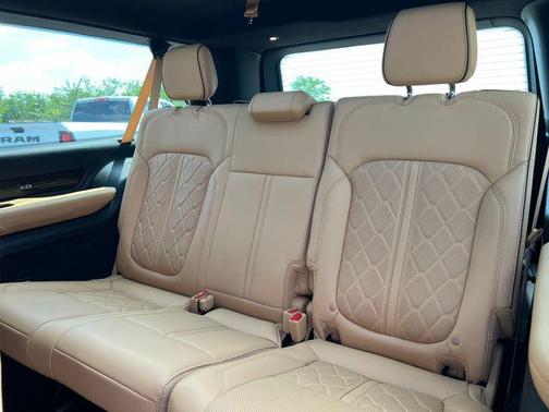 Bright White Clearcoat 2024 Jeep Grand Wagoneer L Series III 4x4
