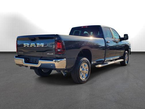 2025 RAM 2500 Big Horn Crew Cab 4x4 8' Box
