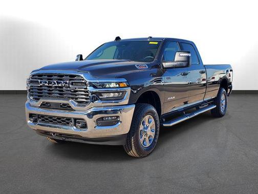 2025 RAM 2500 Big Horn Crew Cab 4x4 8' Box