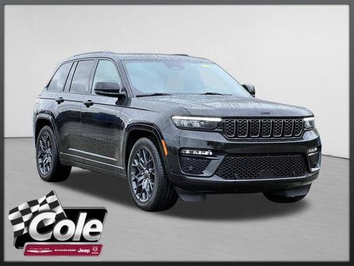 Diamond Black Crystal Pearlcoat 2025 Jeep Grand Cherokee Summit