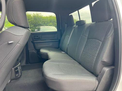 Bright White Clearcoat 2025 RAM 2500 Tradesman Crew Cab 4x4 6'4' Box