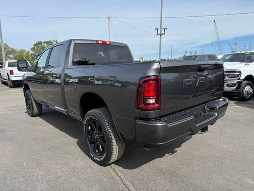2025 RAM 2500 Big Horn Crew Cab 4x4 6'4' Box
