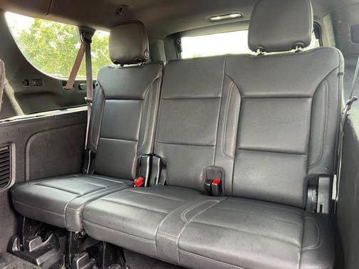 Black 2023 Chevrolet Suburban LT