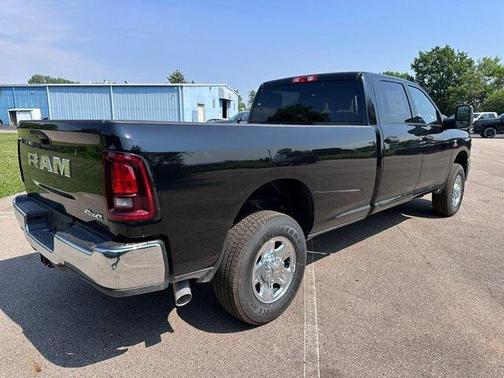 2025 RAM 2500 Tradesman Crew Cab 4x4 8' Box