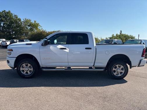 2025 RAM 2500 Big Horn Crew Cab 4x4 6'4' Box