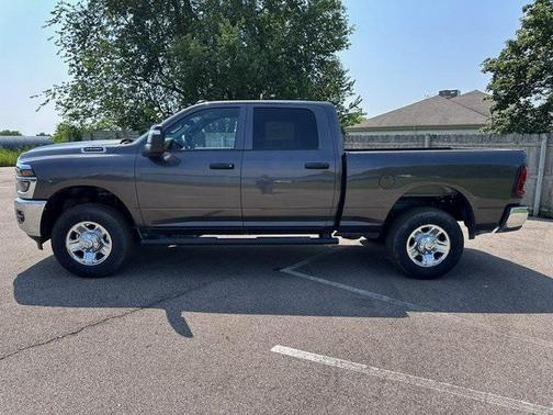 2025 RAM 2500 Tradesman Crew Cab 4x4 6'4' Box