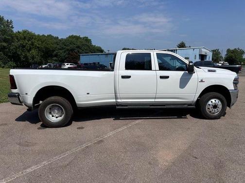 2025 RAM 3500 Tradesman Crew Cab 4x4 8' Box