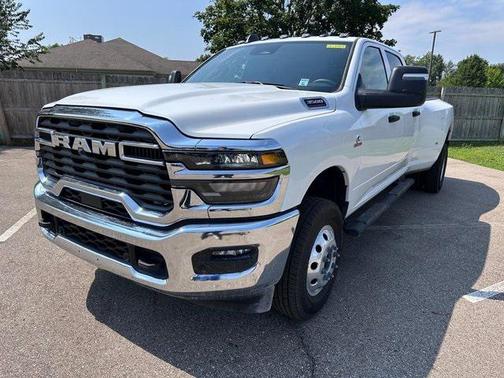 2025 RAM 3500 Tradesman Crew Cab 4x4 8' Box