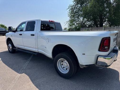 2025 RAM 3500 Tradesman Crew Cab 4x4 8' Box