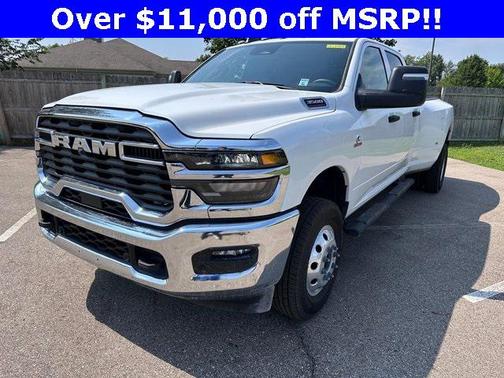 2025 RAM 3500 Tradesman Crew Cab 4x4 8' Box