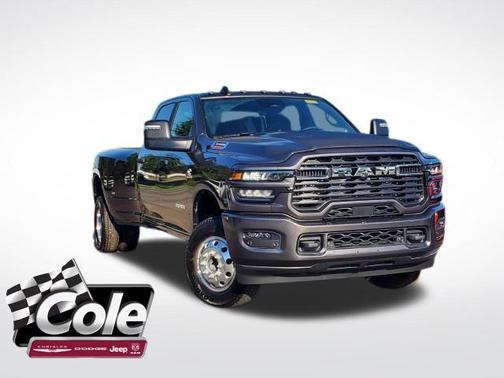 2025 RAM 3500 Big Horn Crew Cab 4x4 8' Box