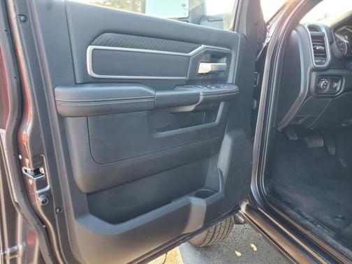 2025 RAM 3500 Big Horn Crew Cab 4x4 8' Box