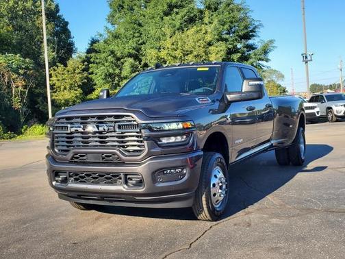 2025 RAM 3500 Big Horn Crew Cab 4x4 8' Box