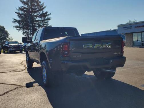 2025 RAM 3500 Big Horn Crew Cab 4x4 8' Box