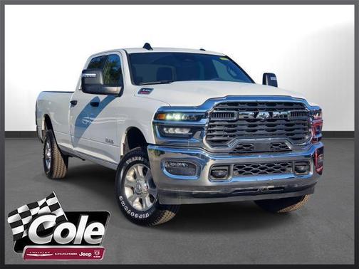 2025 RAM 3500 Lone Star Crew Cab 4x4 8' Box