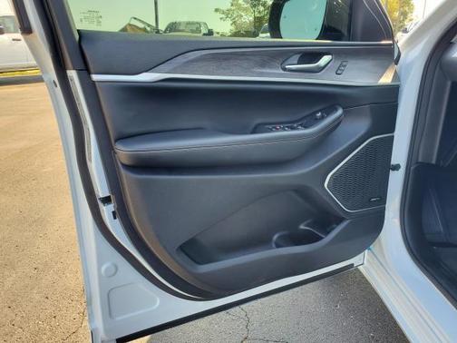 2023 Jeep Grand Cherokee 4xe 30th Anniversary