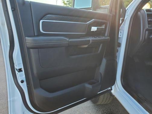 2025 RAM 2500 Big Horn Crew Cab 4x4 6'4' Box