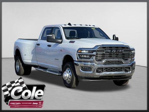 2025 RAM 3500 Big Horn Crew Cab 4x4 8' Box