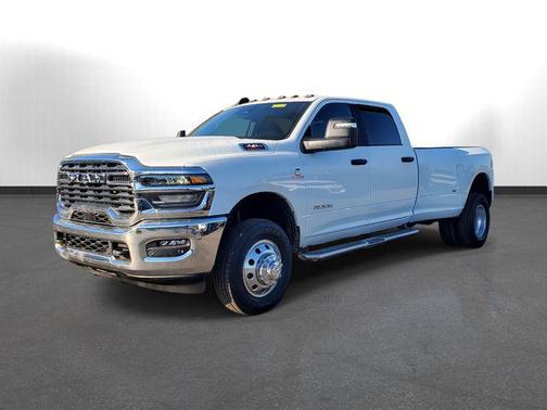 2025 RAM 3500 Big Horn Crew Cab 4x4 8' Box