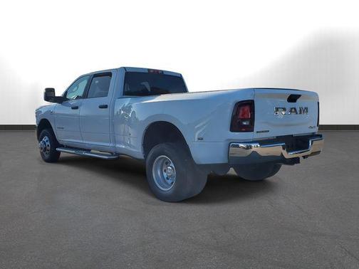 2025 RAM 3500 Big Horn Crew Cab 4x4 8' Box