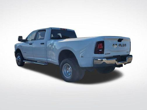 2025 RAM 3500 Big Horn Crew Cab 4x4 8' Box