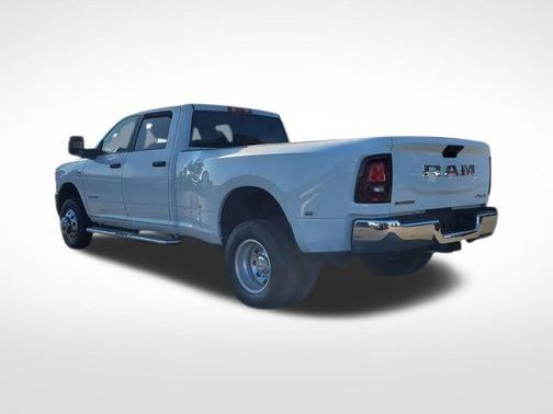 2025 RAM 3500 Big Horn Crew Cab 4x4 8' Box