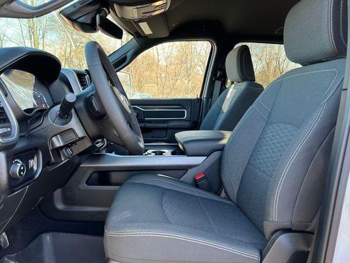 2025 RAM 3500 Big Horn Crew Cab 4x4 8' Box