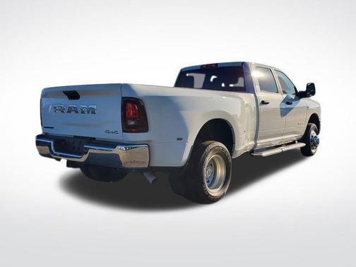 2025 RAM 3500 Big Horn Crew Cab 4x4 8' Box