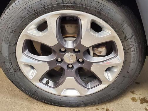 Diamond Black Crystal Pearlcoat 2020 Jeep Compass Limited