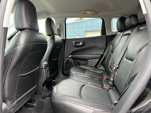 Diamond Black Crystal Pearlcoat 2020 Jeep Compass Limited