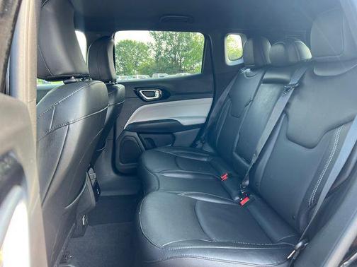 Diamond Black Crystal Pearlcoat 2025 Jeep Compass Limited
