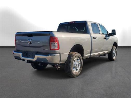 2024 RAM 2500 Tradesman Crew Cab 4x4 6'4' Box