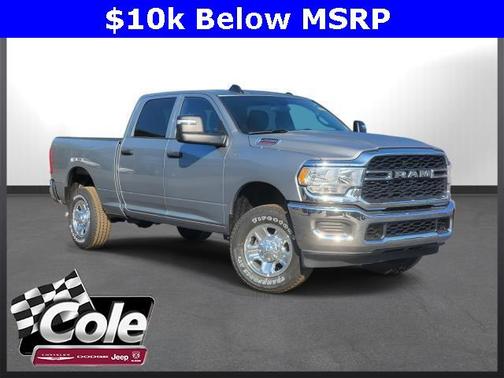 2024 RAM 2500 Tradesman Crew Cab 4x4 6'4' Box