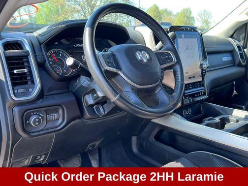 Diamond Black Crystal Pearlcoat 2023 RAM 3500 Laramie Crew Cab 4x4 6'4' Box