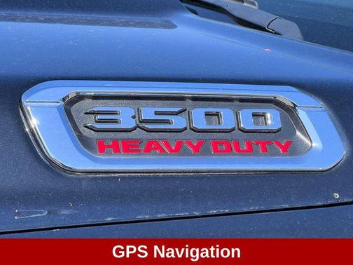 Diamond Black Crystal Pearlcoat 2023 RAM 3500 Laramie Crew Cab 4x4 6'4' Box