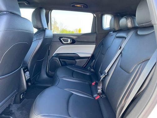Bright White Clearcoat 2024 Jeep Compass Limited