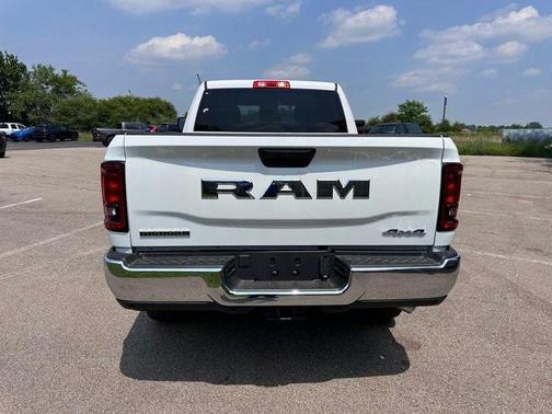 2025 RAM 2500 Big Horn Crew Cab 4x4 6'4' Box