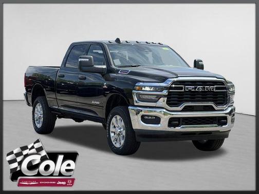 Diamond Black Crystal Pearlcoat 2026 RAM 2500 Big Horn Crew Cab 4x4 6'4' Box