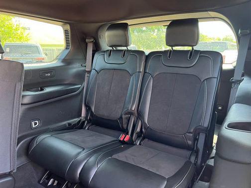 Baltic Gray Metallic Clearcoat 2024 Jeep Grand Cherokee L Altitude