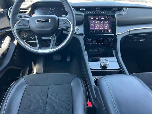 Baltic Gray Metallic Clearcoat 2024 Jeep Grand Cherokee L Altitude