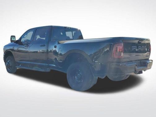 2025 RAM 3500 Laramie Crew Cab 4x4 8' Box