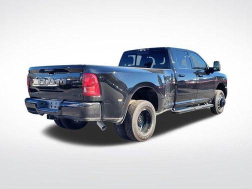 2025 RAM 3500 Laramie Crew Cab 4x4 8' Box
