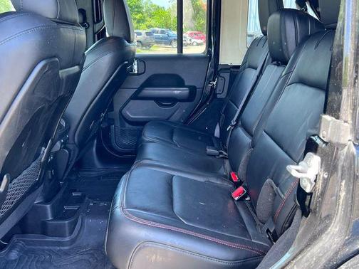 Black Clearcoat 2025 Jeep Wrangler Rubicon