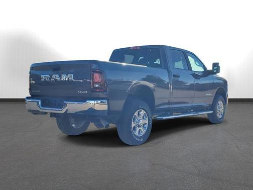 2025 RAM 2500 Big Horn Crew Cab 4x4 6'4' Box