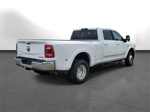 2024 RAM 3500 Limited Crew Cab 4x4 8' Box
