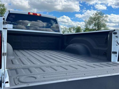 Bright White Clearcoat 2025 RAM 2500 Big Horn Crew Cab 4x4 6'4' Box