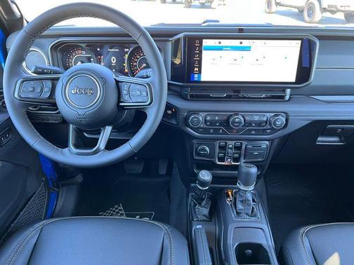Hydro Blue Pearlcoat 2026 Jeep Gladiator Sahara 4x4